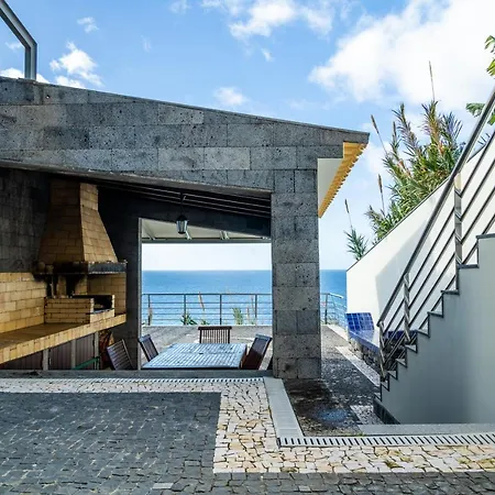 Infinite Ocean View 20m Above Ocean & Villa Arco da Calheta (Madeira)